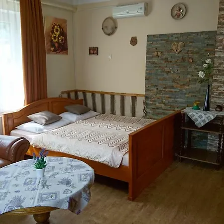 Rita Apartment Gyenesdias